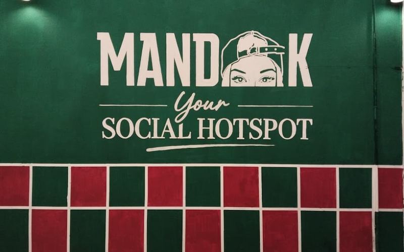 Mandak Bar & Lounge — Bar in Putatan