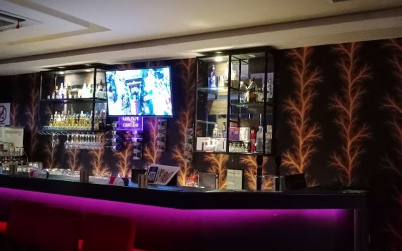 Reeva Bar & Lounge — Bar in Penampang / Donggongon