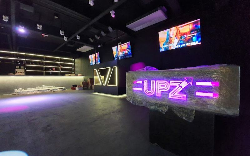 6 Bar KK — Bar in Luyang