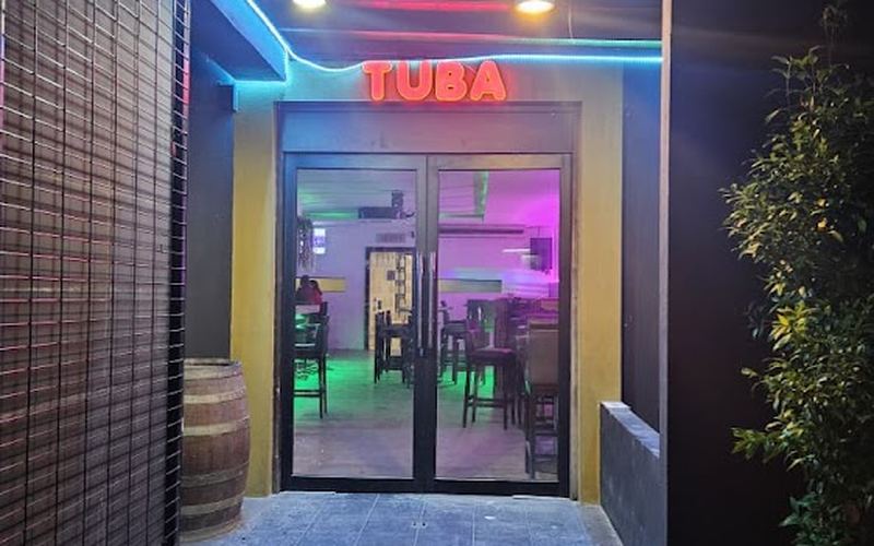 Tuba Pub&Bar Lounge, Cafe — Pub in Inanam