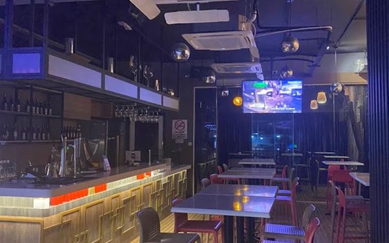 TOG — Bar in Luyang