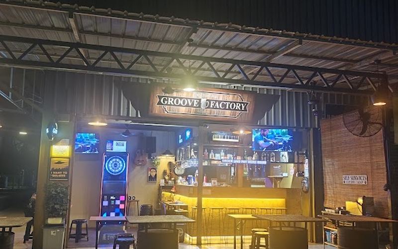 Groove Factory Cafe — Bar in Putatan