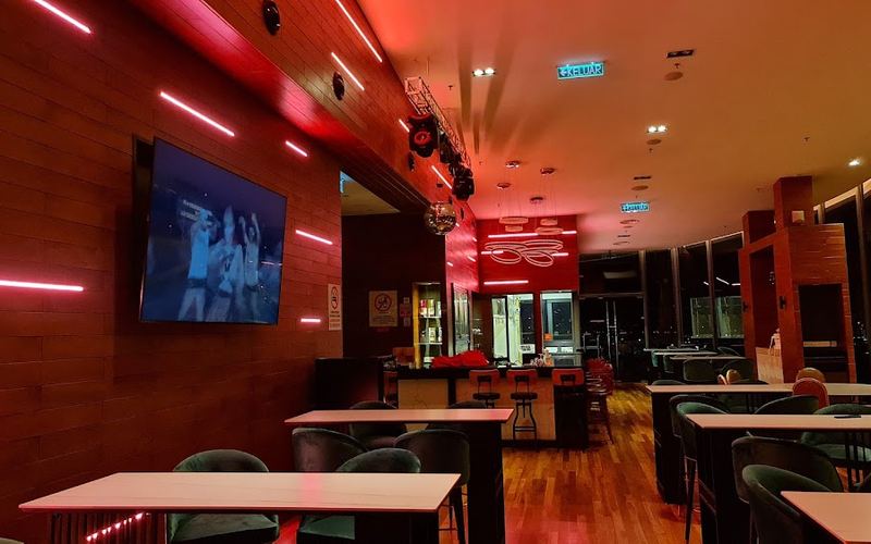 Fiv5Bar — Hotel bar in Luyang