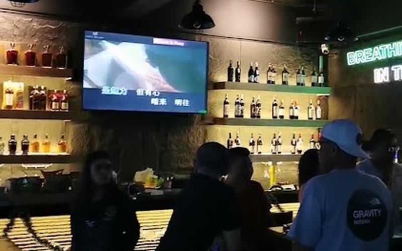 Sp2s Woozy — Bar in Luyang