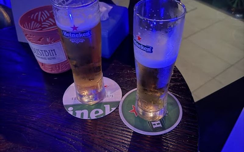 Warehouse Bistro — Bar in Luyang