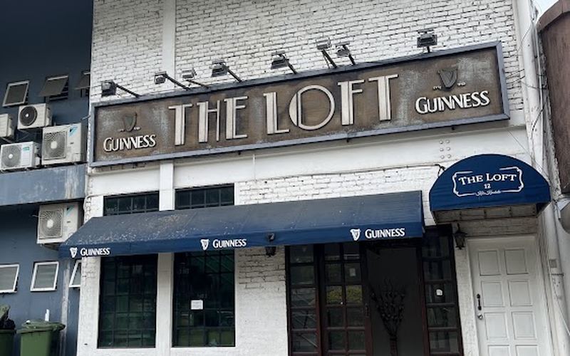 The Loft — Sports bar in Waterfront / Api-Api