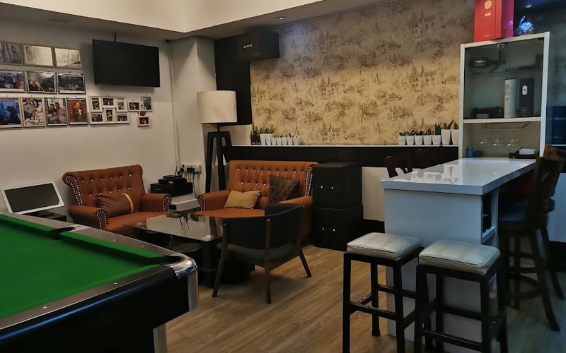 Times Square PALINDA — Cocktail or wine bar in KK Times Square