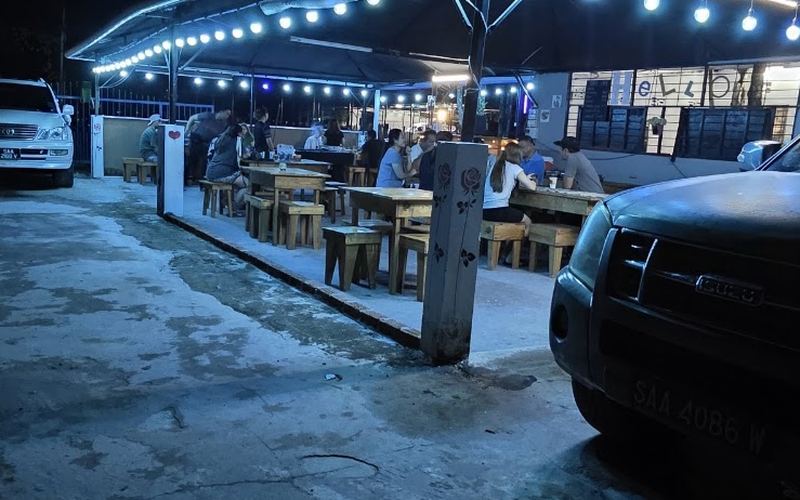 Peace Cafe — Bar in Putatan